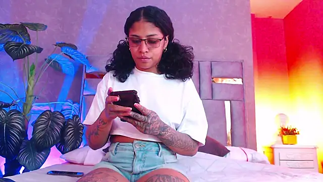 JuliaRose ks online show from December 22, 1:41 pm