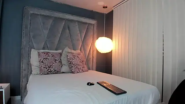 Hotsamantamature online show from January 28, 7:42 pm