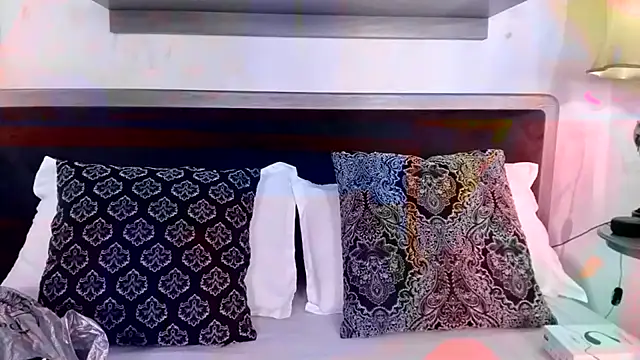 Hotsamantamature online show from March 15, 7:38 pm