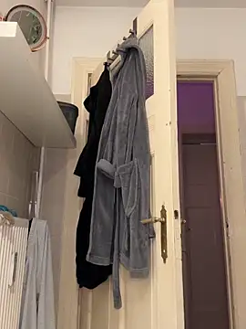 ElenaHaze online show from October 3, 6:21 am