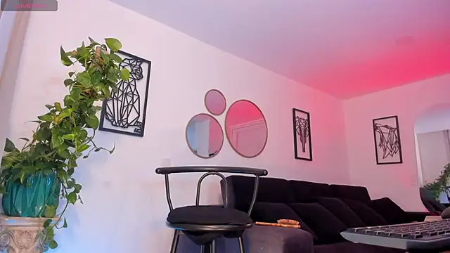 Snapshot of The_queen_of_pleasure chatting on February 16, 1:13 am The queen of pleasure online show from February 16, 1:13 am