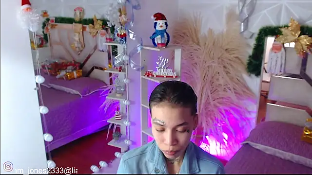 Jonesliam23 online show from December 16, 7:30 pm