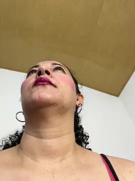 luisa curli online show from December 5, 5:05 am