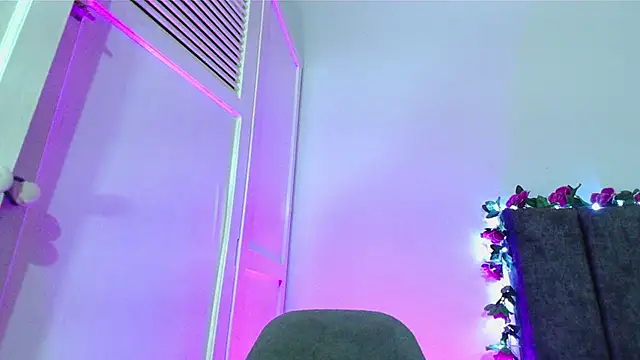 EmilyMeoww online show from February 24, 10:36 pm