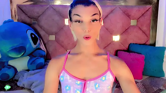 Snapshot of the-horus-girl chatting on December 16, 1:42 am the-horus-girl online show from December 16, 1:42 am