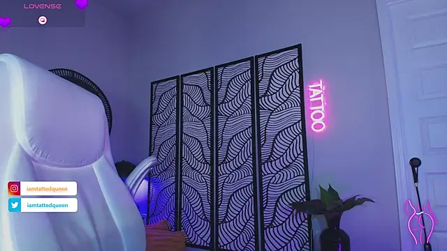 Snapshot of Tatted_Queen chatting on October 6, 6:49 pm Tatted Queen online show from October 6, 6:49 pm