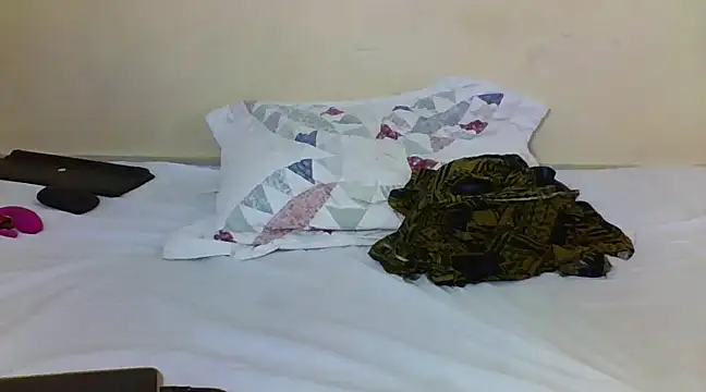 preettys56 online show from February 24, 8:17 am