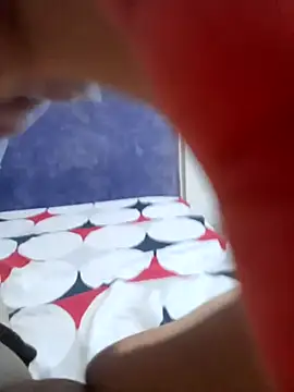 Snapshot of isaReyes chatting on October 17, 1:57 pm isaReyes online show from October 17, 1:57 pm