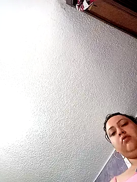 Snapshot of isaReyes chatting on October 28, 11:58 am isaReyes online show from October 28, 11:58 am