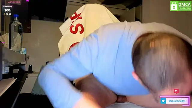 Snapshot of alicantino841 chatting on January 26, 5:45 am alicantino841 online show from January 26, 5:45 am