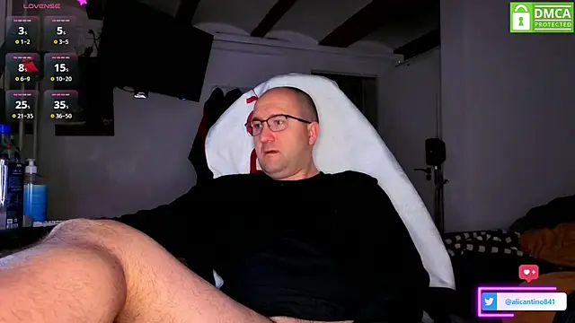 Snapshot of alicantino841 chatting on February 6, 5:25 am alicantino841 online show from February 6, 5:25 am