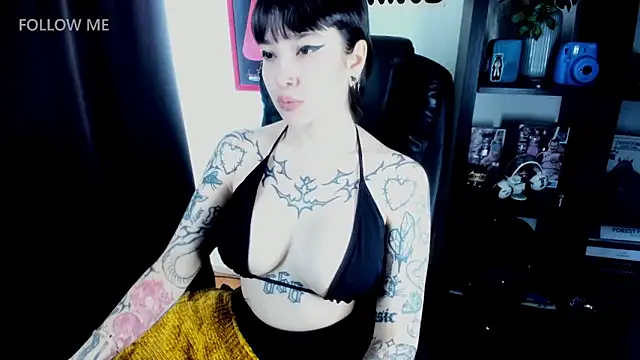 Demongirl6666 online show from March 19, 7:45 am