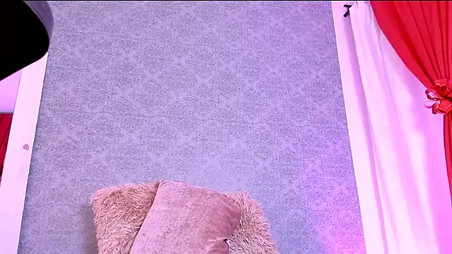 Snapshot of CatrinaRossi chatting on December 23, 2:13 am CatrinaRossi online show from December 23, 2:13 am