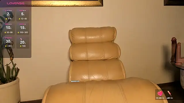 Snapshot of luna-catt chatting on March 20, 10:51 pm luna-catt online show from March 20, 10:51 pm