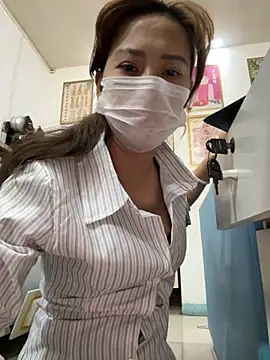 Snapshot of andii-1 chatting on November 20, 2:12 am andii-1 online show from November 20, 2:12 am