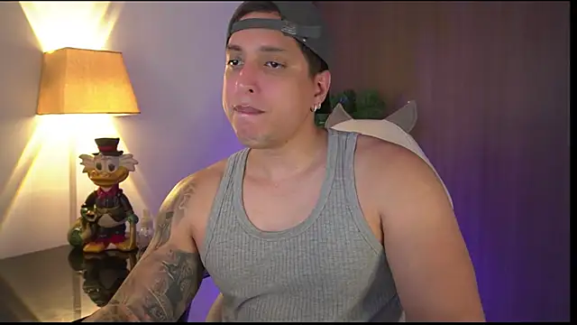 Snapshot of appolo_allen chatting on November 8, 3:18 am appolo allen online show from November 8, 3:18 am