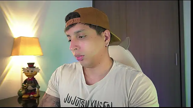 Snapshot of appolo_allen chatting on November 10, 5:06 am appolo allen online show from November 10, 5:06 am