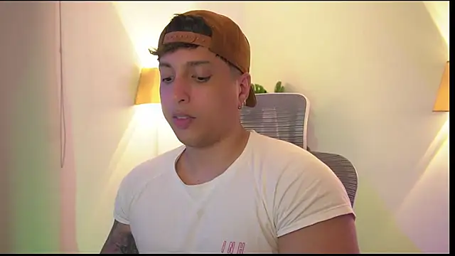 Snapshot of appolo_allen chatting on November 20, 2:45 am appolo allen online show from November 20, 2:45 am