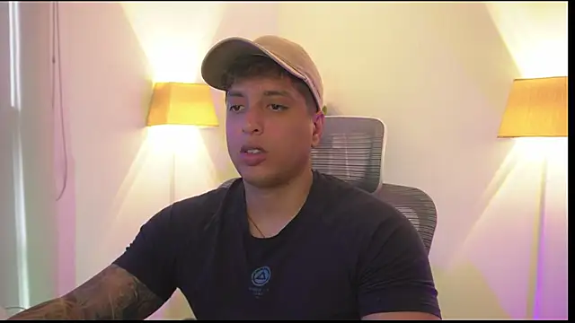 Snapshot of appolo_allen chatting on November 23, 9:14 pm appolo allen online show from November 23, 9:14 pm