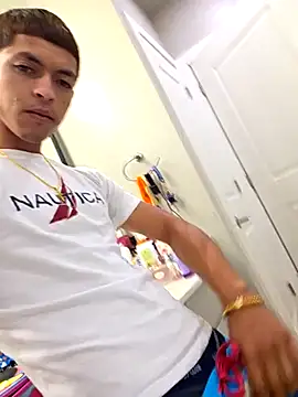 Snapshot of Yoko0381 chatting on November 12, 6:47 am Yoko0381 online show from November 12, 6:47 am