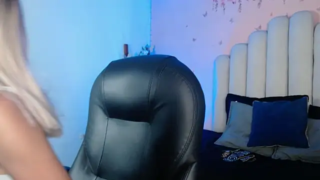 peyton golden1 online show from September 28, 3:34 am