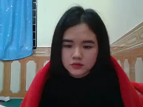 Snapshot of Yin-girl chatting on January 1, 12:11 pm Yin-girl online show from January 1, 12:11 pm