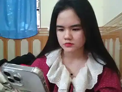 Snapshot of Yin-girl chatting on January 4, 5:48 am Yin-girl online show from January 4, 5:48 am