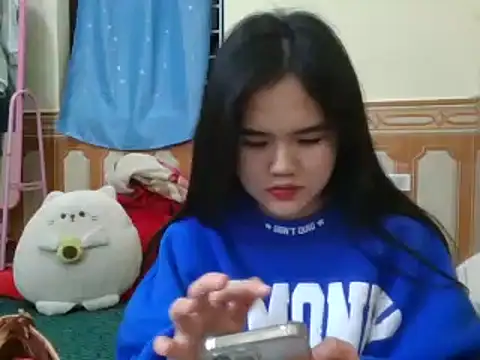 Snapshot of Yin-girl chatting on January 9, 11:36 am Yin-girl online show from January 9, 11:36 am