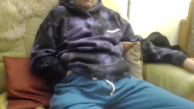 Lutzi1 online show from December 15, 5:10 pm