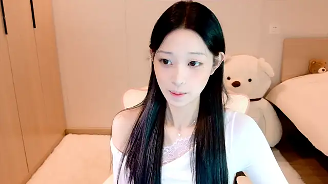 Xueb J online show from December 4, 2:15 pm