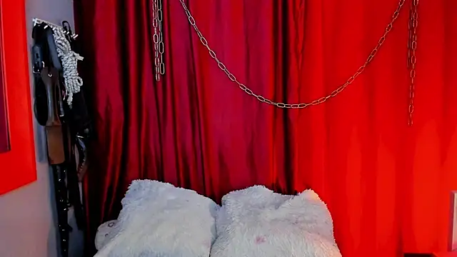 AvaLusty online show from October 7, 2:47 pm