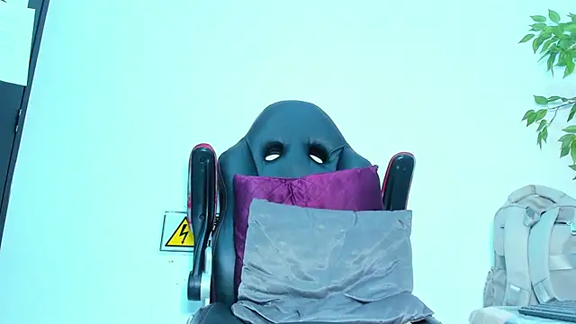 Briyit Doll online show from February 21, 9:34 am