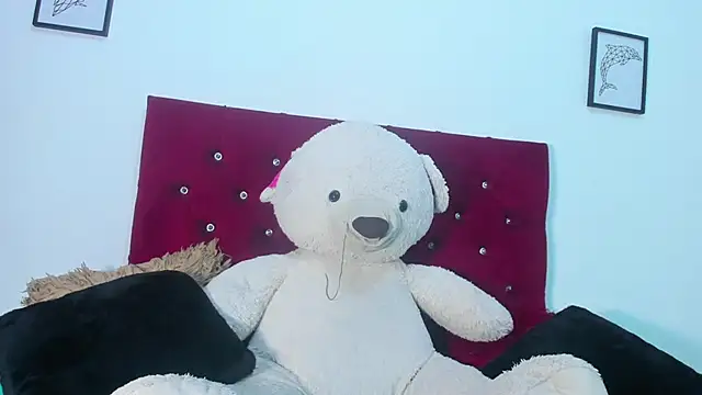 Briyit Doll online show from September 25, 8:45 pm