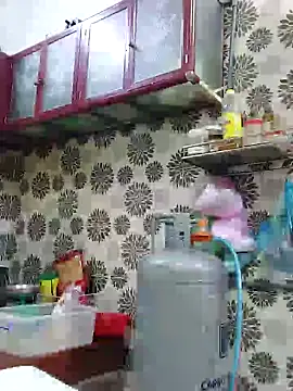 Snapshot of Yinzing_502 chatting on December 5, 9:50 am Yinzing 502 online show from December 5, 9:50 am