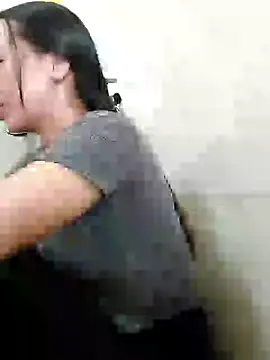 Snapshot of Yinzing_502 chatting on December 25, 4:33 am Yinzing 502 online show from December 25, 4:33 am