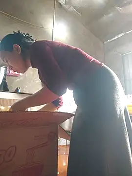 Snapshot of Yinzing_502 chatting on December 14, 12:38 am Yinzing 502 online show from December 14, 12:38 am