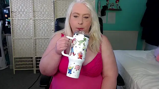 MatureVixen online show from March 9, 12:09 pm