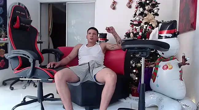 Snapshot of damiam_fiery chatting on December 5, 1:38 pm damiam fiery online show from December 5, 1:38 pm