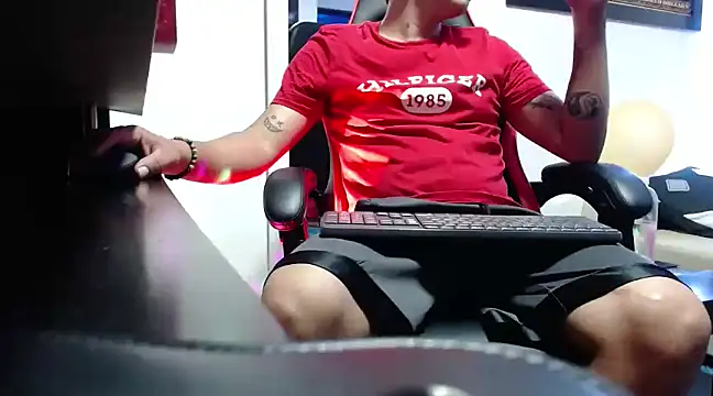 Snapshot of damiam_fiery chatting on January 28, 8:04 pm damiam fiery online show from January 28, 8:04 pm