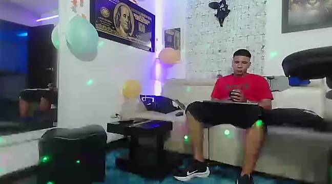 Snapshot of damiam_fiery chatting on February 1, 4:24 am damiam fiery online show from February 1, 4:24 am