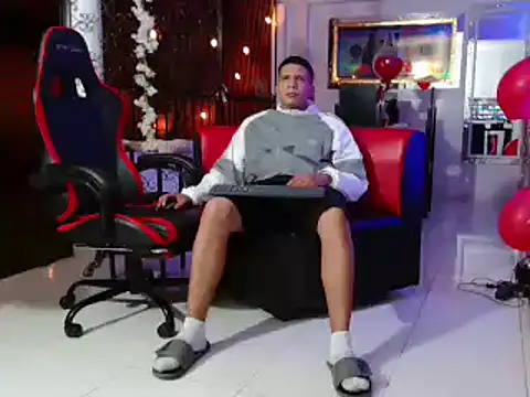 Snapshot of damiam_fiery chatting on March 18, 4:04 am damiam fiery online show from March 18, 4:04 am