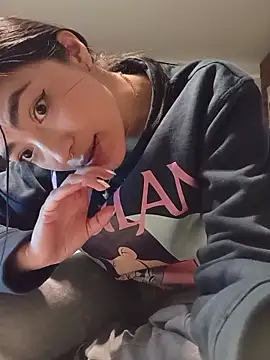 ThailyCherry online show from February 22, 9:57 pm