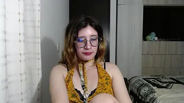 mariana124- online show from December 9, 6:46 pm