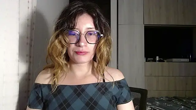 mariana124- online show from December 20, 5:40 pm