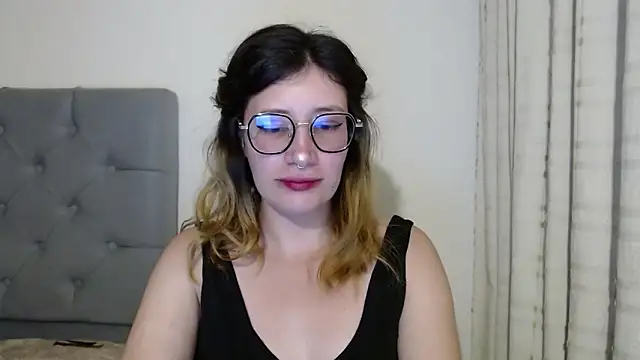 mariana124- online show from December 27, 3:26 pm