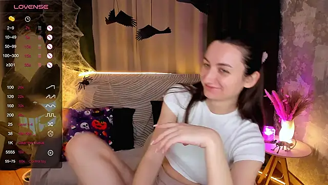 Snapshot of annacooleman chatting on October 30, 2:13 am annacooleman online show from October 30, 2:13 am