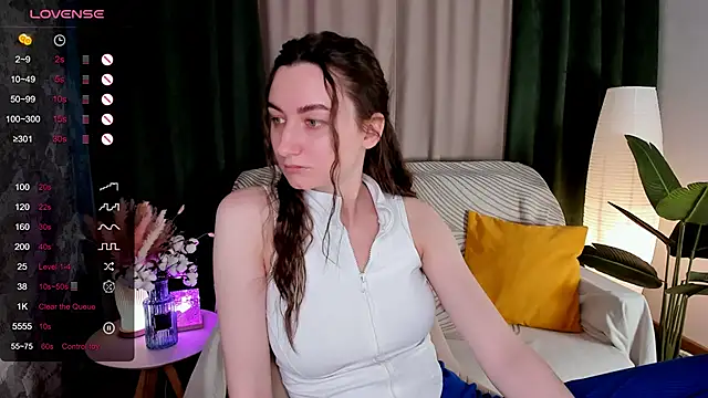 Snapshot of annacooleman chatting on April 27, 2:09 am annacooleman online show from April 27, 2:09 am