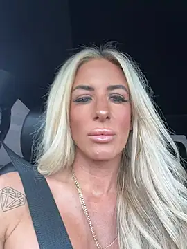 blondiluvsanal online show from July 5, 7:32 pm