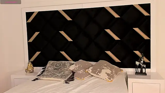 Maya Bluee online show from February 27, 3:36 am