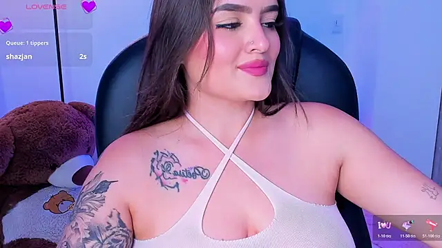 ellarosee  online show from December 3, 6:06 pm